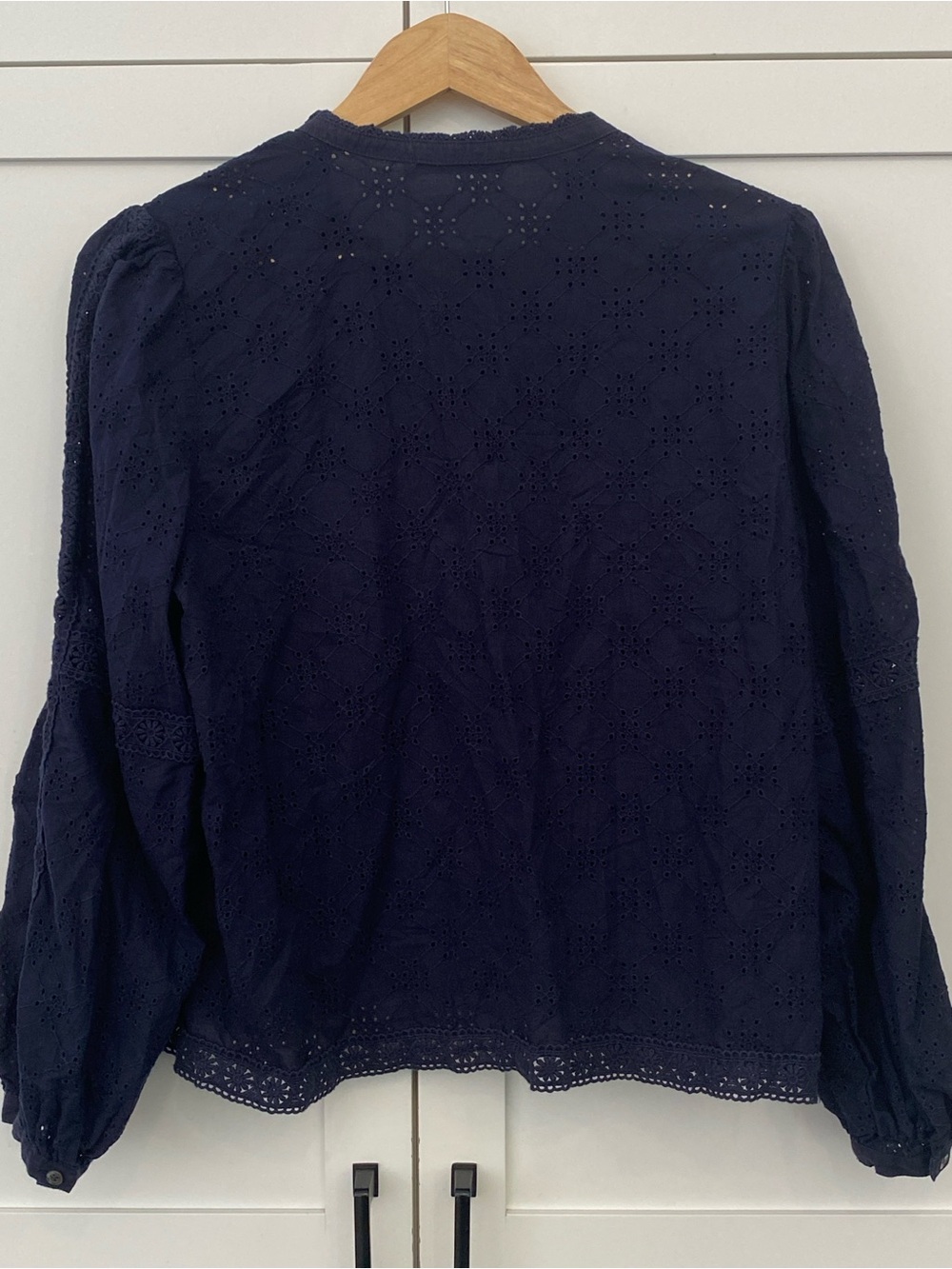 J. McLaughlin Navy Eyelet Button-Front Blouse Boxy Pretty Lightweight Size XL - Picture 5 of 11